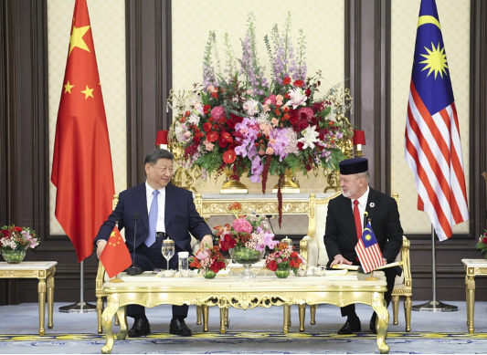 习近平会见马来西亚最高元首易卜拉欣6 习近平会见马来西亚最高元首易卜拉欣6