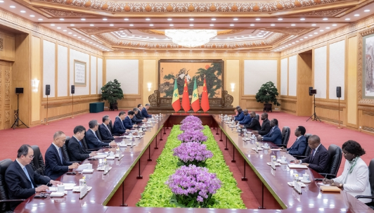 习近平会见塞内加尔总理松科2 习近平会见塞内加尔总理松科2